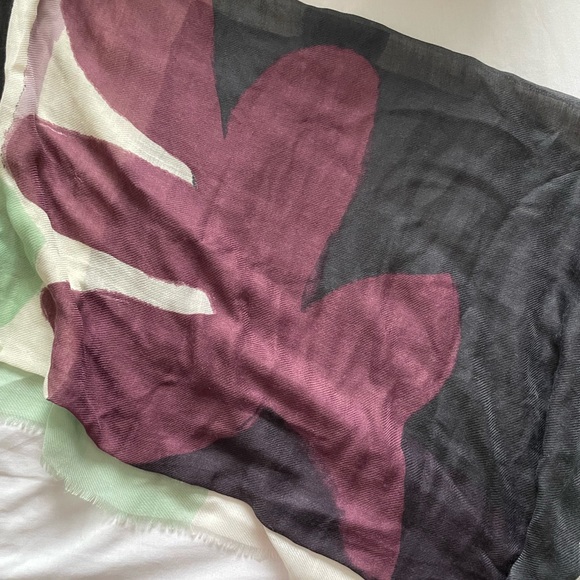 Reitmans Floral Patterned Scarf - Picture 1 of 3